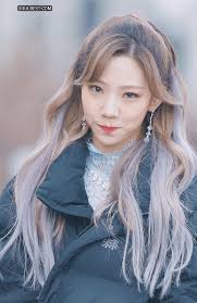 Remember there's a 5 minute cool down period (with fan or proper air flow) for the batteries before inserting into the charging hub. Ggulbest Com Gif Factory Wjsn Yeoreum Mini Fan Meeting Gif
