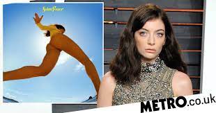 After revealing its revealing cover art earlier this week, the new zealand pop star has released her first new single since 2017's melodrama. Lorde Explains Sexy Artwork For Solar Energy And Admits He S Hardcore Indonesia News