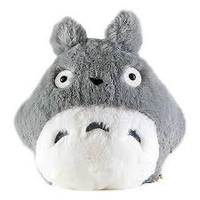 When two girls move to the country to be near their ailing mother. Mein Nachbar Totoro Plusch Figur Totoro Pluschfiguren Jetzt Im Shop Bestellen Close Up Gmbh