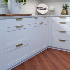 Martin 5 Center Finger Pull Multipack In 2020 Contemporary Kitchen Modern Cabinets Kitchen Design