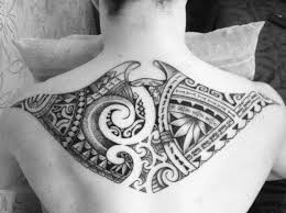 Meet The Rays Impressive Polynesian Tattoos Cuded Tahitian Tattoo Ray Tattoo Manta Ray Tattoos