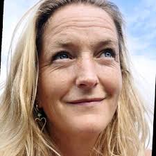 Ons nieuwe boek, inclusief het prachtige schetsboek, is sinds deze week  eindelijk te bestellen. En we zijn super dankbaar voor de liefdevolle en  prachtige reacties die we van jullie hebben mogen… |