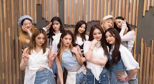 Saerom, hayoung, gyuri, jiwon, jisun, seoyeon, chaeyoung, nagyung, and jiheon. Fromis 9ã®we Goã§æ„Ÿã˜ã‚‹å¤ 9 Way Ticketã¯å‰å›žã‹ã‚‰ç¶šããƒ—ãƒ­ãƒŸã®ç†æƒ³ã®ç‰©èªž Leggoã§ã™ãƒ–ãƒ­ã‚° K Popã‚'ä¸»è¦³100 ã§èªžã‚‹