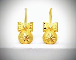 lot art 21k gold earrings