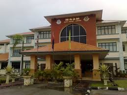 Buat anda yang belum tahu, dahulunya sekolah ini dikenali dengan nama sekolah menengah sains seremban dan kemudian ditukar kepada sm sains tuanku munawir. Mrsm Batu Pahat Maktab Rendah Sains Mara In Batu Pahat