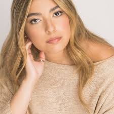 Nicole Kaplan's Instagram, Twitter & Facebook