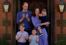 Prince william and prince harry's cutest brother moments | harper's bazaar. Tleska Cela Kralovska Rodina William A Kate S Detmi Podporili Zdravotniky Idnes Cz