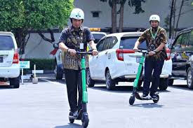 Terdapat dua cara untuk menggunakan diskaun rebat ini selepas permohonan diluluskan iaitu: Layanan Grab Wheel Segera Tersedia Di Kudus
