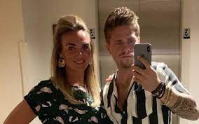André hazes en zijn vriendin monique zijn gezegend met een prachtige zoon, andré jr. Andre Hazes Heeft Een Prachtige Boodschap Voor Monique Westenberg Nieuws365