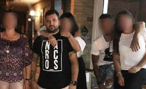 La denuncia arriva dal senatore sandro ruotolo del gruppo misto e da paolo mancuso, presidente del pd metropolitano di napoli. Sfilata In Ferrari Ras In Cella Una Dimostrazione Di Forza