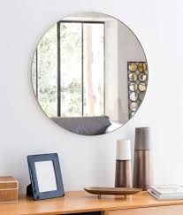 Miroir Rond En Metal Dore D70 Maisons Du Monde En 2020 Miroir Rond Mobilier De Salon Miroir Metal