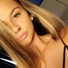 Alyssa Chaplin's Instagram, Twitter & Facebook