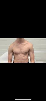 Die breite sumo kniebeuge ist einfach aber effektiv, für das muskeln aufbauen. Hey Kann Ich Zuhause Noch Muskeln Aufbauen Sport Ernahrung Sport Und Fitness