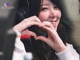 Nữ game thủ xinh đẹp gợi cảm khiến khán giả đứng ngồi không yên