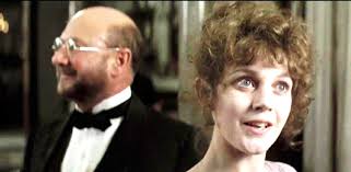 Went to see this film with my Mom, we both loved it, even though it was  seen as something of a disappointment by the studio. 1979- 'Dracula'  starring- Frank Langella, Laurence Olivier,