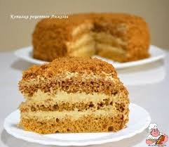 торт медовик без раскатки коржей нежный ароматный очень вкусный Ooochen Vkusnyj Nezhnyj I Vlazhnyj Biskvitnyj Medovik So Slivochnym Kremom Honey Cake Recipe Cake Ingredients Cake Recipes