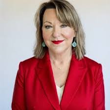 Lynn Kliebert's Instagram, Twitter & Facebook