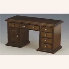 Wunderschöner schreibtisch mit allen funktionen, die man zum arbeiten braucht.dieser tisch bietet dank der regalelementes genügend platz für ordner. Schreibtisch In Walnuss 15 90