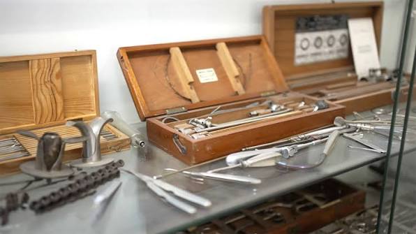 The History of Surgical Instruments - Surgical Holdings