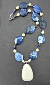 Movement Is Another Design Component You Must Keep In Mind When Designing Your Precious Jewelry Pieces It Refers To The Bijuterias Finas Bijuterias Acessorios