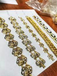 Anda bisa mencari produk ini di toko online yang mungkin jual emas 375. Emas 375 Limited Design Women S Fashion Jewellery On Carousell