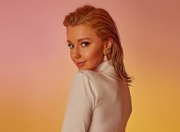 Все популярные песни юлианна караулова качай и слушай бесплатно! Yulianna Karaulova Rasskazala O Podgotovke K Yubilejnomu Zolotomu Grammofonu Gosti Russkogo Radio Moskva 105 7