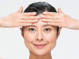 顔ヨガ講師 間々田佳子さんによる30日間の顔ヨガ連載 日本人の顔は圧倒的に運動不足と言われ たるみの一因にも ながら でできる表情筋トレーニングを 顔ヨガ 顔 ヨガ
