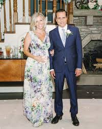 General Hospital First Look At Sonny And Carly S Vow Renewal Photos Tv Insider General Hospital Wedding Vows Maternity Photography Couples