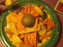 Pendant que le couscous finit de cuire, préparez la sauce forte : Couscous Marocain Traditionnel Legumes Agneau Familial Mariage Franco Marocain
