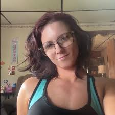 Seriously the most fun!! Need something to keep the kids busy this summer  or a great birthday gift idea?! This fun bracelet maker is so fun and easy!  Simply comment 'bracelet' below