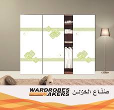 اجدد افكار لابواب خزائن الملابس صناع الخزائن توفر ضمان مصنعى مفتوح على نظام العمل الميكانيكى للابواب السحابة وضمان 10 سنوات على الاخشاب Room Divider Decor Room