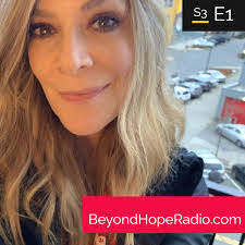 Laura Barzee's Instagram, Twitter & Facebook