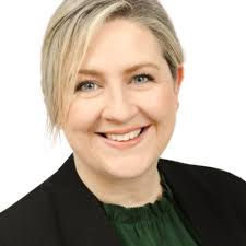 It's funny how big milestones take a while to sink in. It's been almost  three months since I graduated from Shannon College of Hotel Management,  and I'm still trying to wrap my