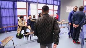 À l'aube de ses 30 ans, iris a une vie de rêve : La Vie Secrete Des Gitans