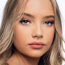 After watching the documentary, emma came out to her mother in a message. Emma Ellingsen Bio Affair Single Ethnicity Age Nationality Norwegian Youtuber And Instagram Personality