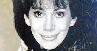 Joanie Spina dies at 61; transformed magicians' acts