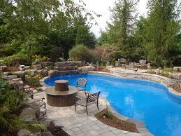 However, this isn't always ideal around a pool, especially if you have young children, curious pets and/or swimmers who are allergic to stings. Poolscaping Landscaping Around Swimming Pools