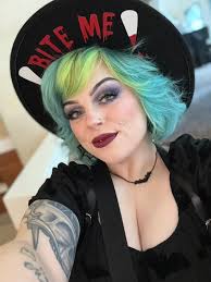 Artist shares commission piece