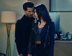 Emir And Zeynep Episode 41 In 2020 Turkish Actors Famous In Love Actors