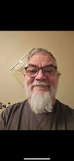 What health insurance options are available in Colombia for retirees?