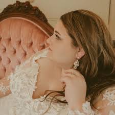 Are there local professionals who offer wedding flower preservation  services?