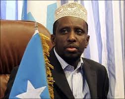 Maddaxweynihii Hore ee Somaliya oo Kulan Qadka Telfoonka La Qaatey Safiirka  Ingiriiska ee Dalka Somaliya