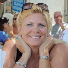 Terri Bouchard's Instagram, Twitter & Facebook