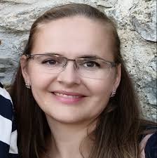 Good morning, I'm looking for accommodation for two adults and a small dog.  It must have a balcony that allows us to dine outside in the evening and I  should be able