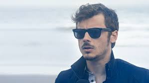 Ian (pablo martinez), venecia (jenny martinez), inti (nicholas francella), ámbar (lola morán), luz (oriana sabatini), devi (carolina domenech) and gopal (maximo espindola). Tomas Fonzi Square Sunglasses Square Sunglass Mens Sunglasses