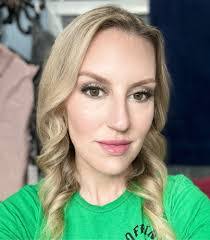 Kristie Hall's Instagram, Twitter & Facebook