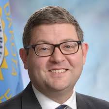 Mackenzie Decker (@mkenzio)