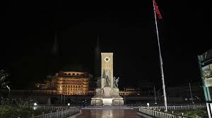 Governor of #istanbul announces arrest of (212 people) in the city who violated curfew for (labor day demonstration). ØªØ±ÙƒÙŠØ§ Ø¨Ø¯Ø¡ Ø­Ø¸Ø± ØªØ¬ÙˆØ§Ù„ Ø¬Ø²Ø¦ÙŠ 4 Ø£ÙŠØ§Ù… ÙŠØ´Ù…Ù„ Ø¹ÙŠØ¯ Ø§Ù„ÙØ·Ø±