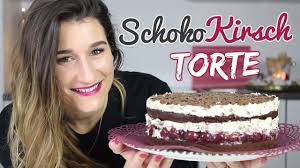 Mascarpone mit einem schneebesen glatt rühren. Weihnachtstorte Einfache Schoko Kirsch Torte Mit Mascarpone Backen Youtube