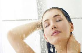 Image result for ‫آبکشی موهای خشک با آب سرد‬‎